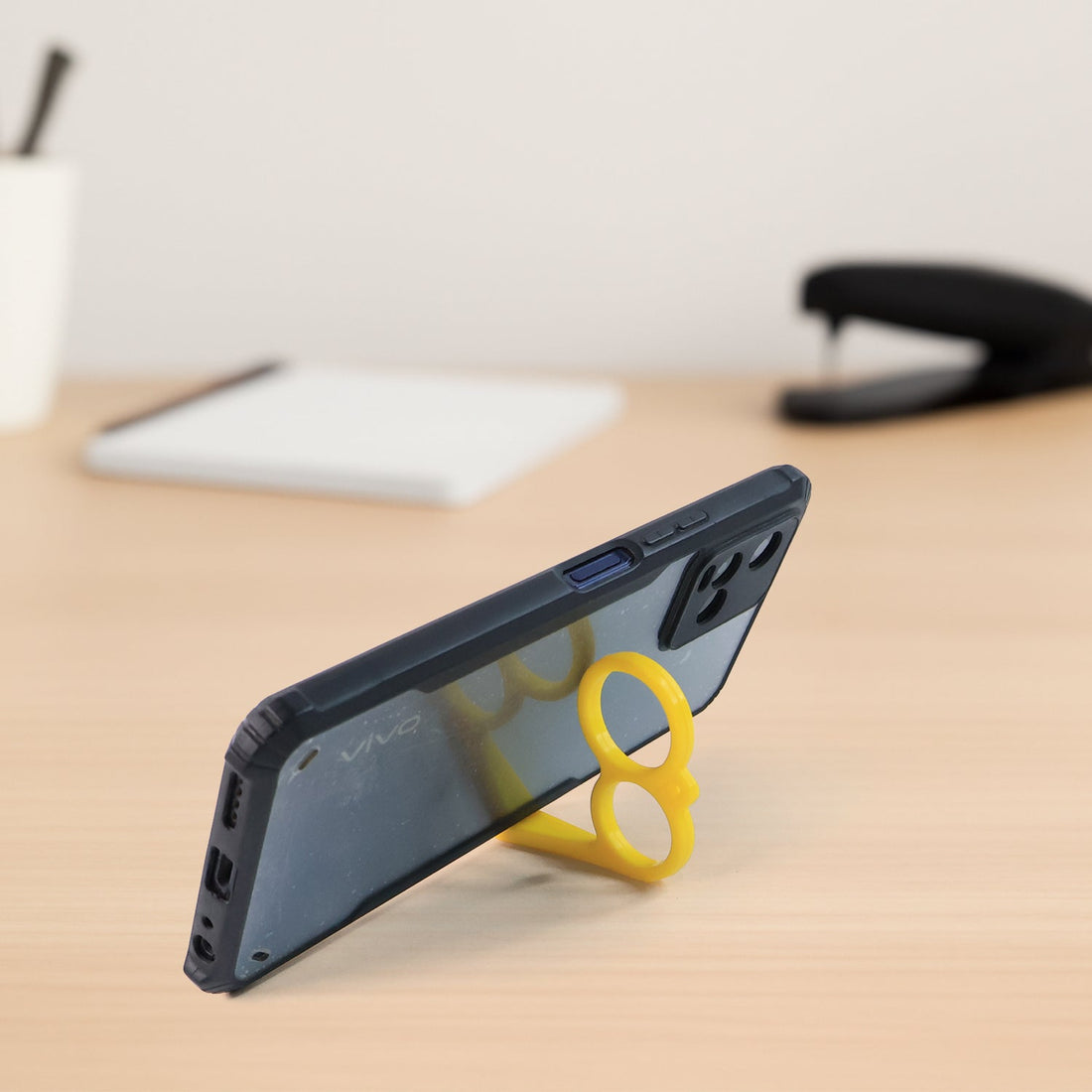 Creative Plastic Hand-Shaped Mobile Holder Stand